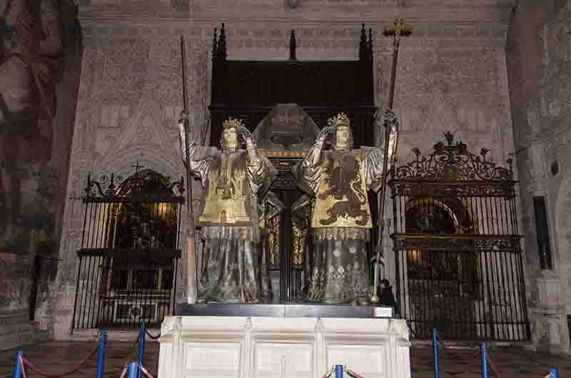 Sevilla 017 - catedral - mausoleo de Cristóbal Colón.jpg